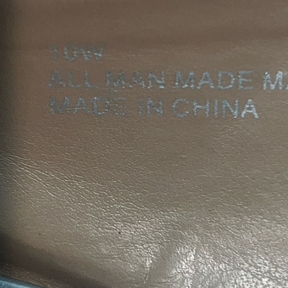 Lane Bryant size 10 W silver flats, women. - Picture 9 of 10